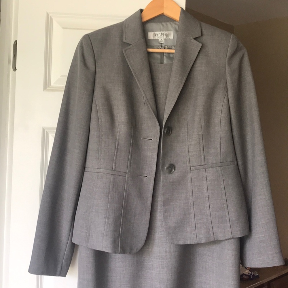 Kasper Women’s Suit Size 4 Gray